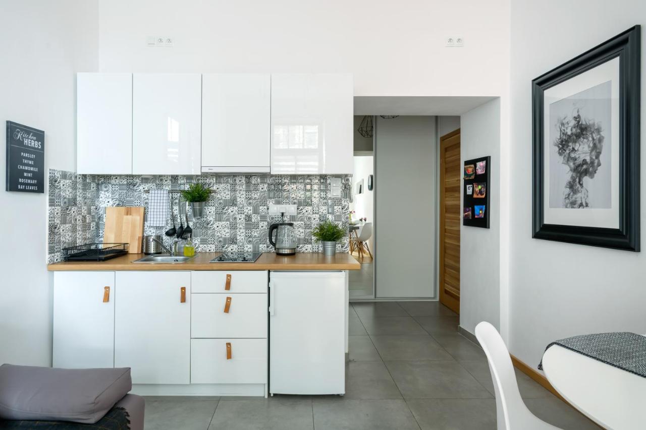 Discover Krakow Apartments - 5 Borowickiej St - Studio Next To Opera And Unity Centre Extérieur photo