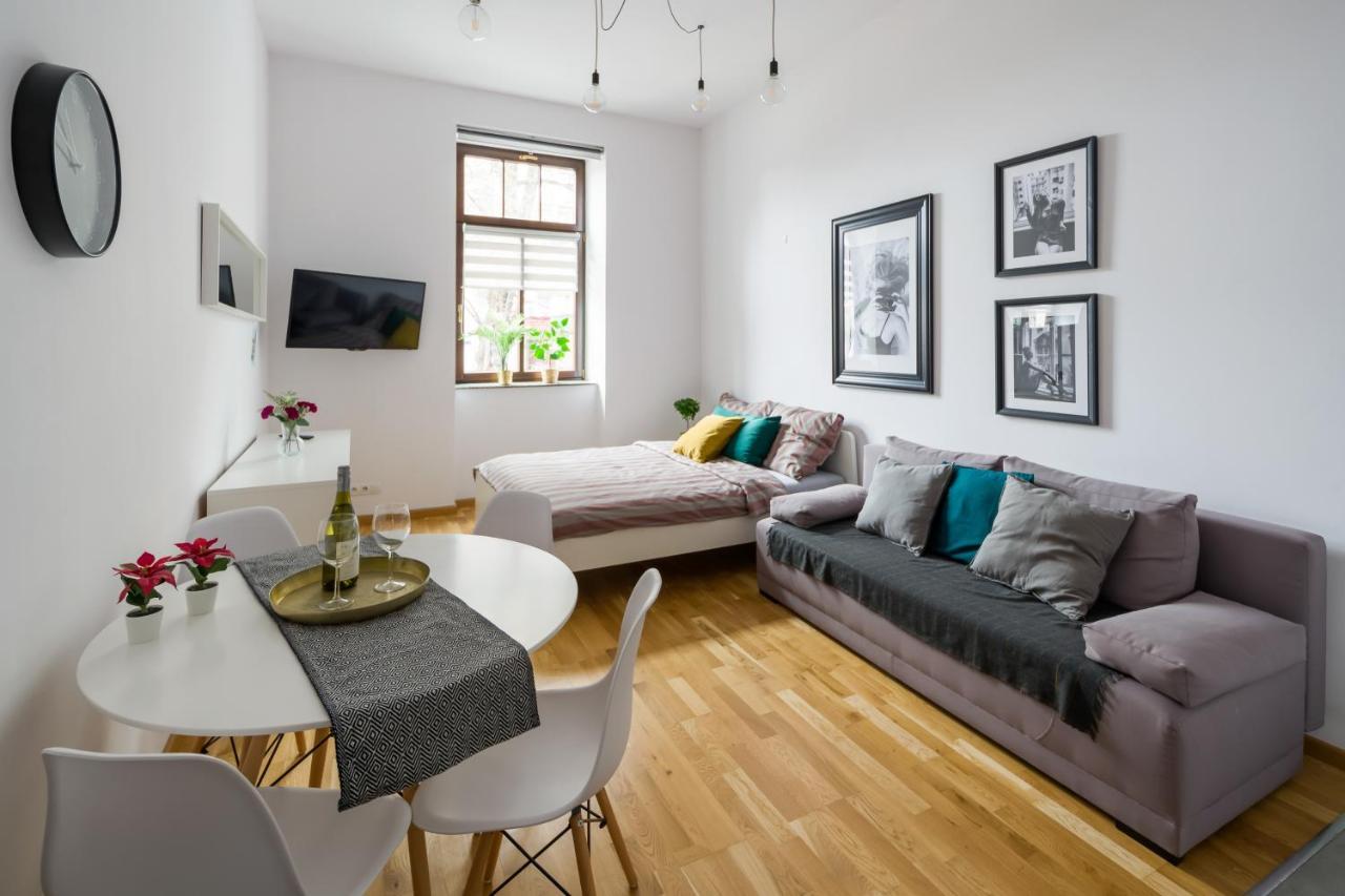 Discover Krakow Apartments - 5 Borowickiej St - Studio Next To Opera And Unity Centre Extérieur photo
