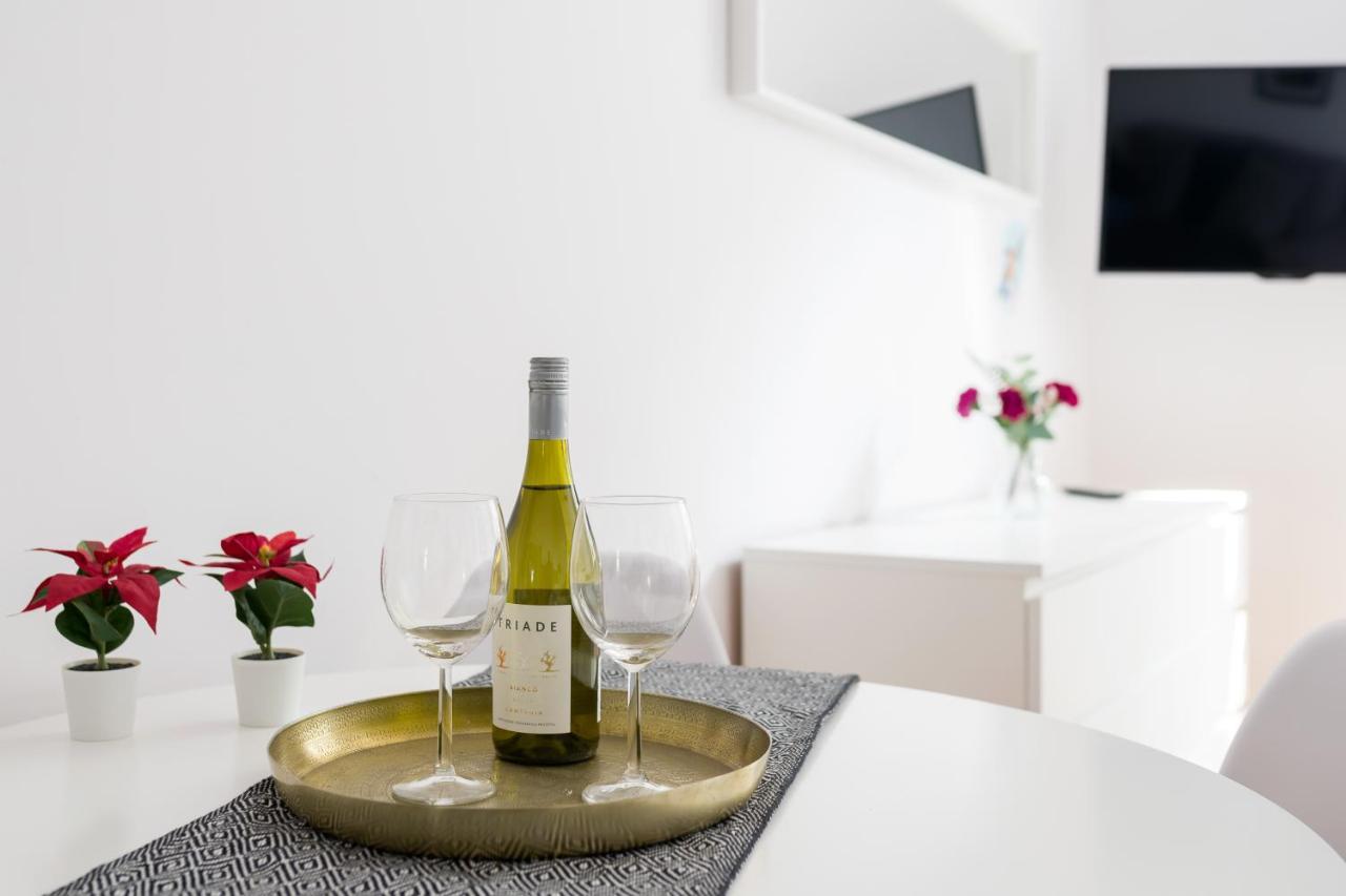 Discover Krakow Apartments - 5 Borowickiej St - Studio Next To Opera And Unity Centre Extérieur photo