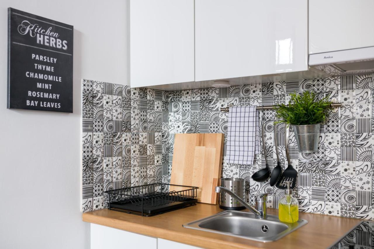 Discover Krakow Apartments - 5 Borowickiej St - Studio Next To Opera And Unity Centre Extérieur photo