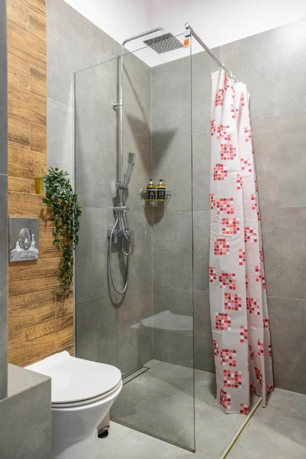 Discover Krakow Apartments - 5 Borowickiej St - Studio Next To Opera And Unity Centre Extérieur photo