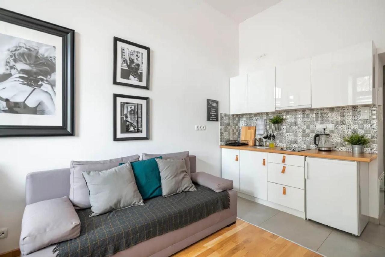Discover Krakow Apartments - 5 Borowickiej St - Studio Next To Opera And Unity Centre Extérieur photo