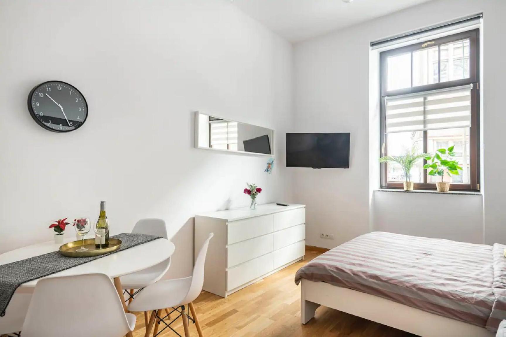 Discover Krakow Apartments - 5 Borowickiej St - Studio Next To Opera And Unity Centre Extérieur photo